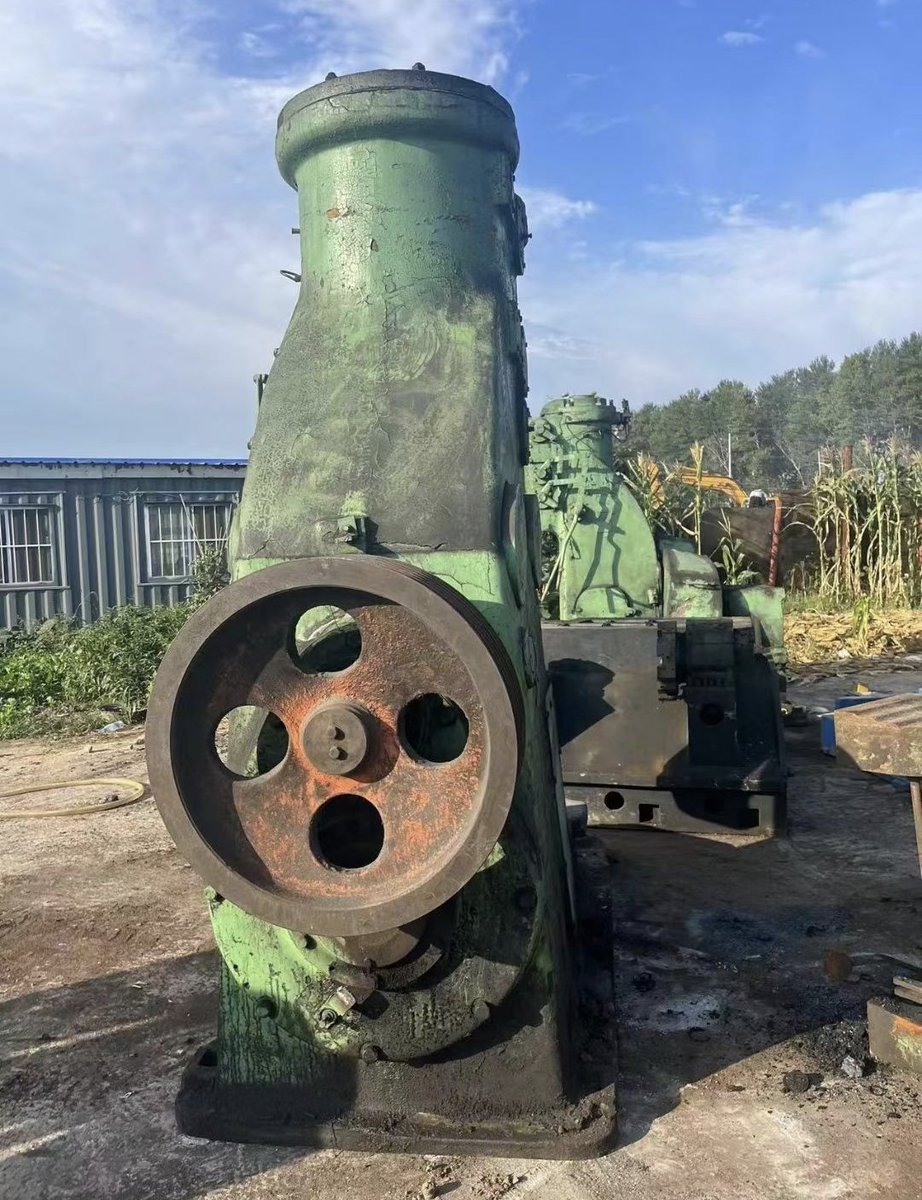 engplatform's tweet image. Forging hammer machine
#engplatform
#forging 
#forginghammer