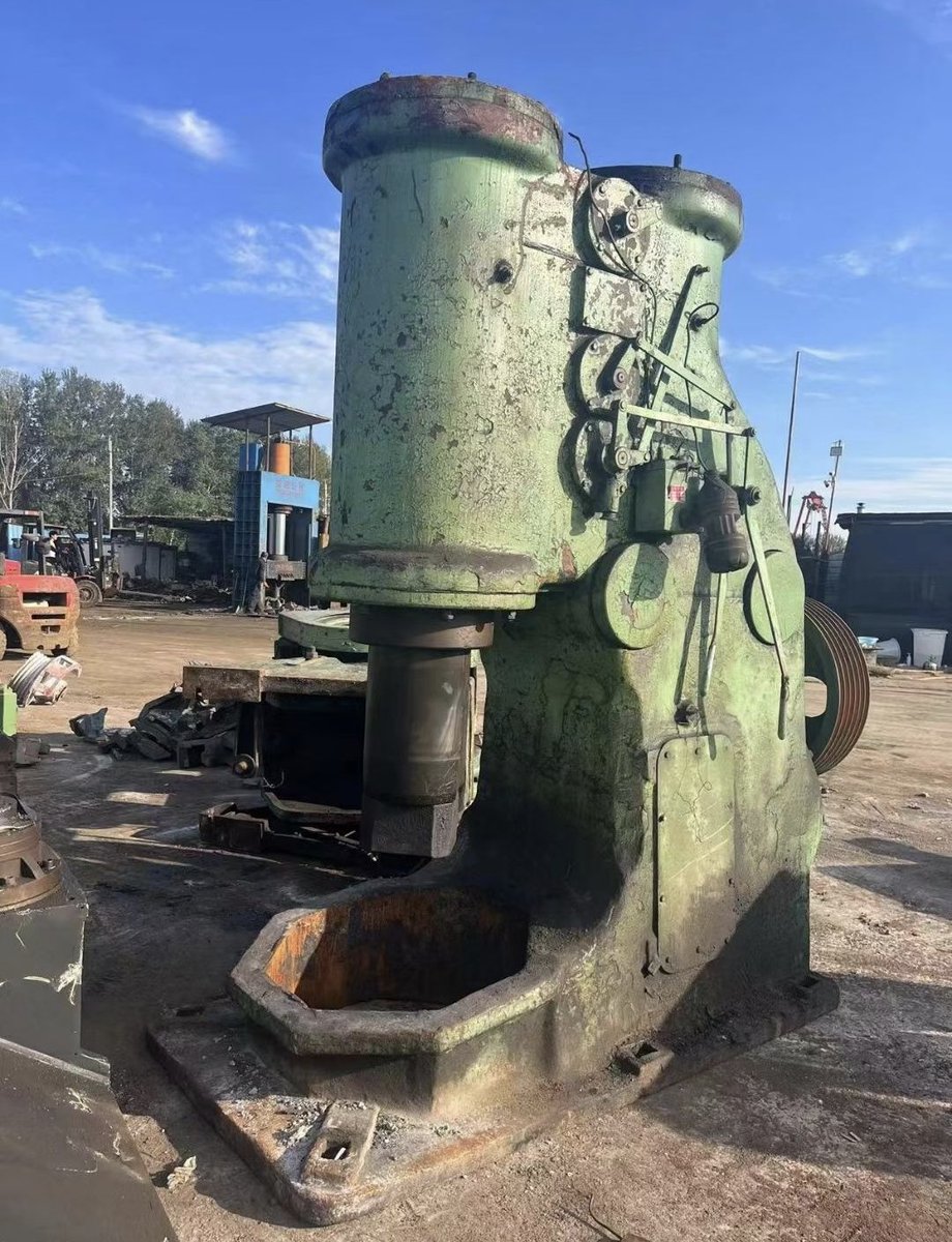 engplatform's tweet image. Forging hammer machine
#engplatform
#forging 
#forginghammer