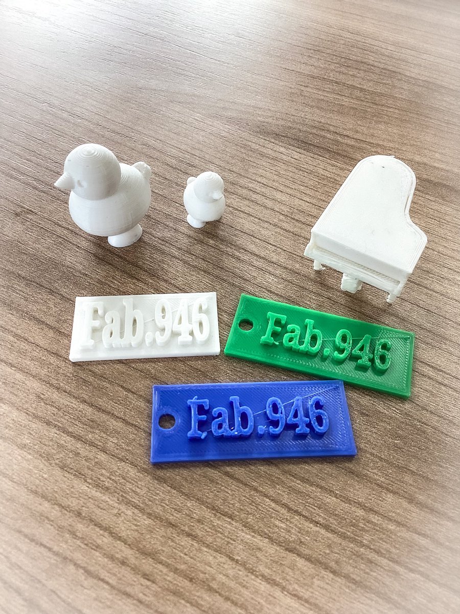 946Fab's tweet photo. Fab.946では3Dプリンタ、レーザーカッター、カッティングマシン、ガーメントプリンタのワークショップをご用意しております。写真は3Dプリンタのワークショップで作れる作品の一例です。どの機材も初めての方でも大丈夫です！興味ある方は是非、一度お越しください。ご予約お待ちしてます！

#fab946 https://t.co/o6rJ697rlB