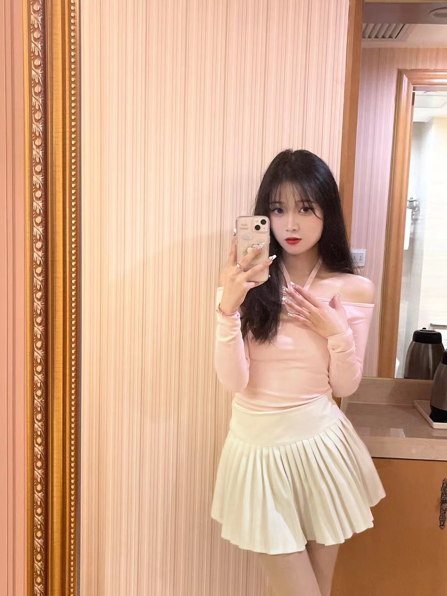HadzrinR's tweet photo. 用力去爱还是爱要用力 https://t.co/4s3ay414cS