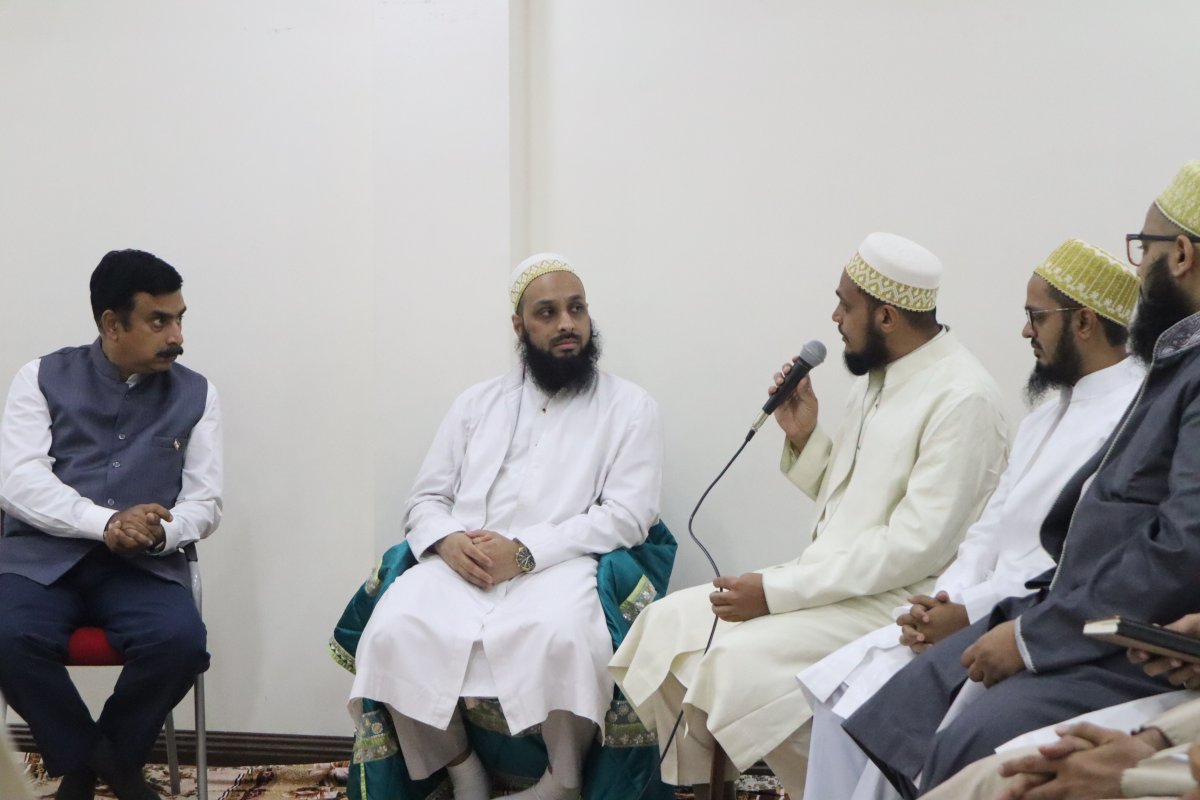 Bohras_FarEast's tweet photo. It was a pleasure to interact with Mr. Ram Mahesh, Head of Chancery, and Mr. Nagarajan Ramaswami Consul regarding opportunities for business and trade between #India and #Srilanka.

We hope to take advantage of opportunities in Sri Lanka and thrive! https://t.co/9f164pcr8d