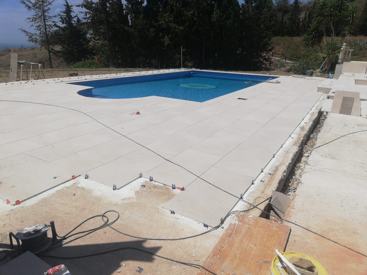 FamdGroup's tweet photo. Instalamos bienestar #arquitectura #architecture #builtforhealth #construccion #construction #reforma #renovation #apartamentos #apartments #villa #luxuryvilla #luxuryhomes #instahome #instahealth #benahavis #costadelsol https://t.co/WUb3NabqCh