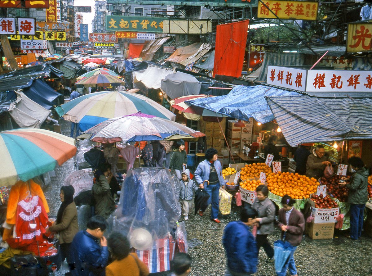 雨上がりの香港（Hong Kong 1984）
rapt-plusalpha.com
#香港街景 #土井九郎