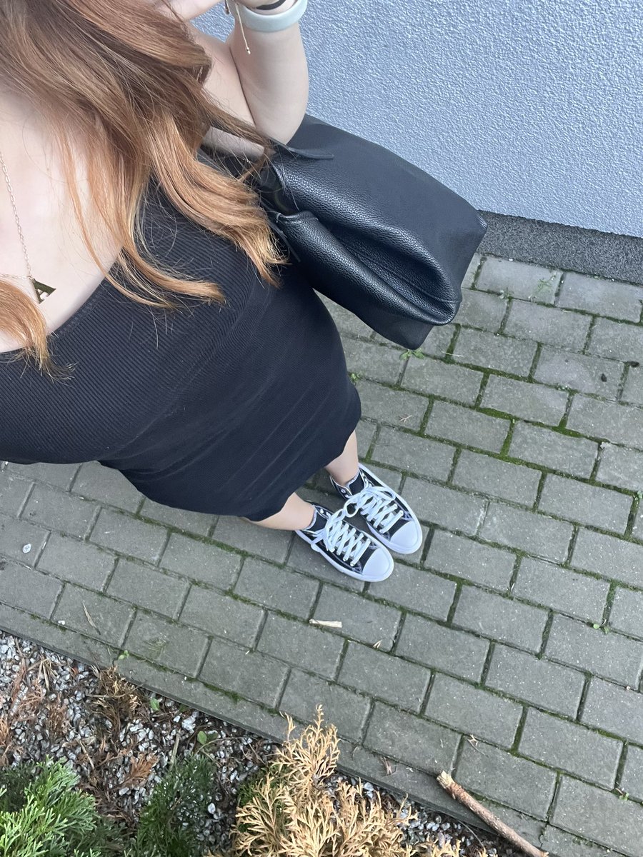 akiszkaa's tweet photo. Dzisiaj taki outfit https://t.co/naQ8bcnNh6