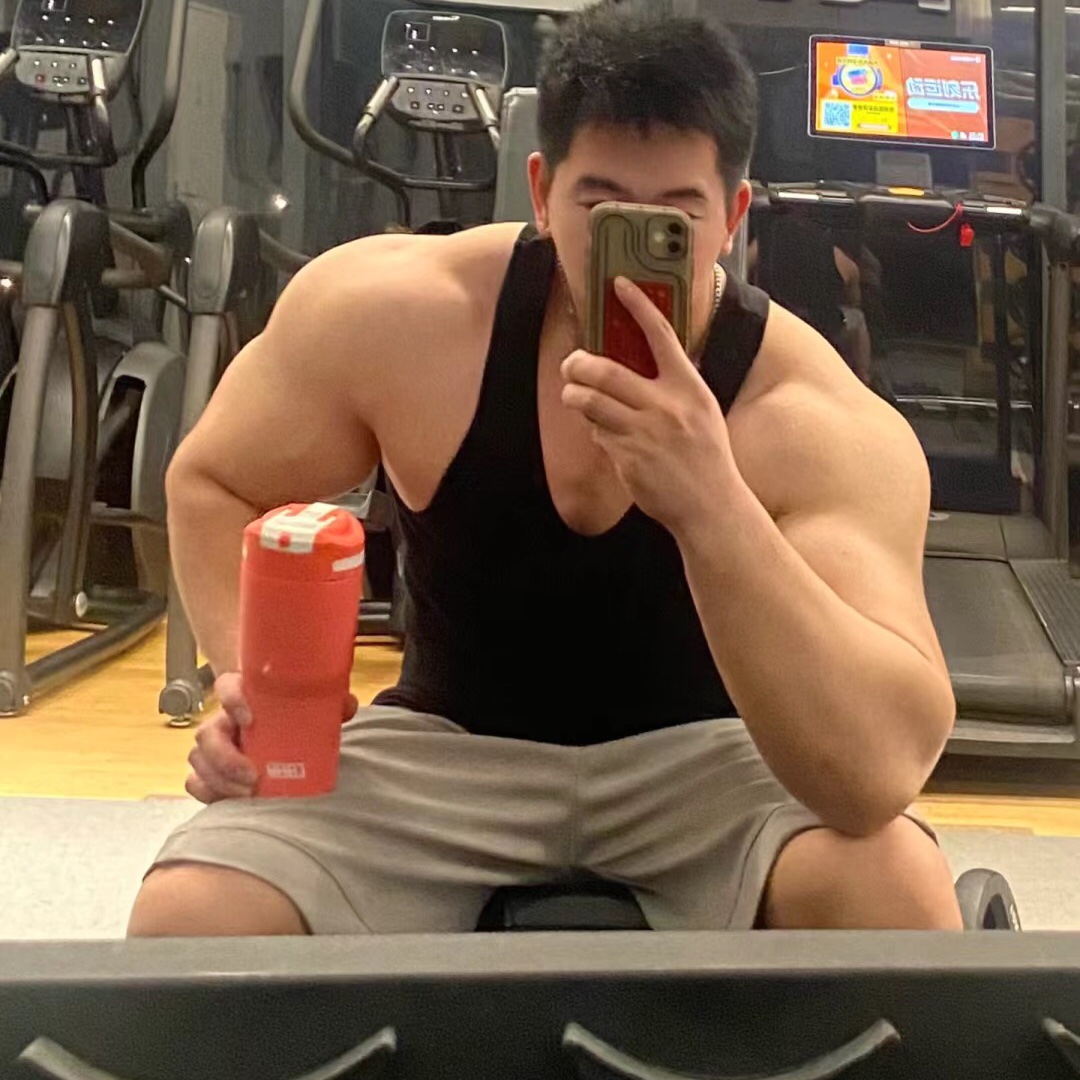 doub1995's tweet photo. 也算代言人了 哈哈哈哈哈😂 https://t.co/3HyGS5iFLZ
