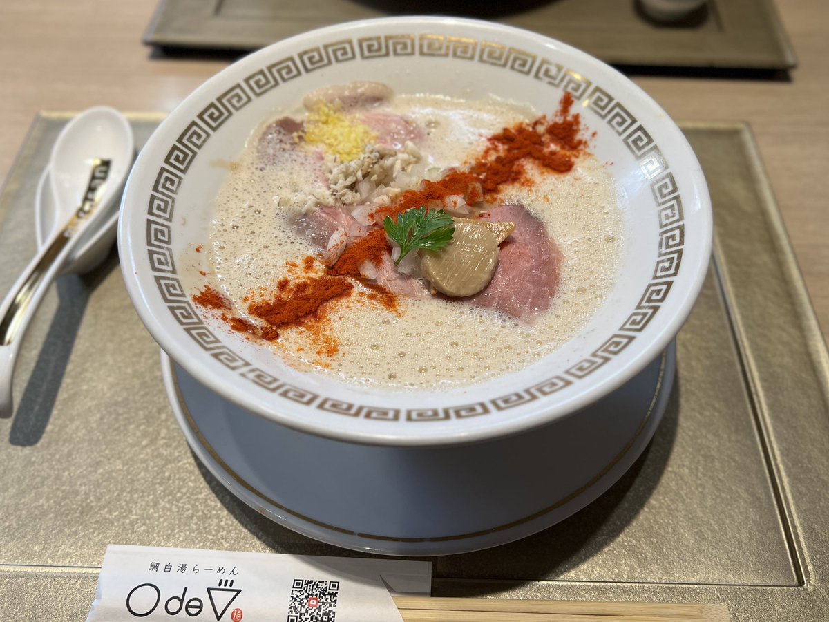 susuru_tv's tweet photo. 大阪でいっぱいラーメン食べました。 https://t.co/KtacKwBPOB