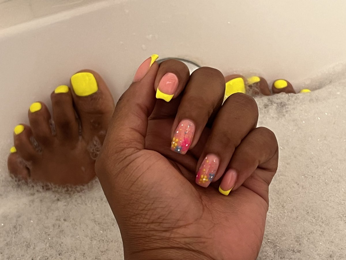 Mosadi ke dinala bo bhebs and <a href="/salo_molefi/">sweet_salo♥️</a> and Immaculate Nailbar is your plug!

Re sprung and ready to attend picnics and stuff 😜
