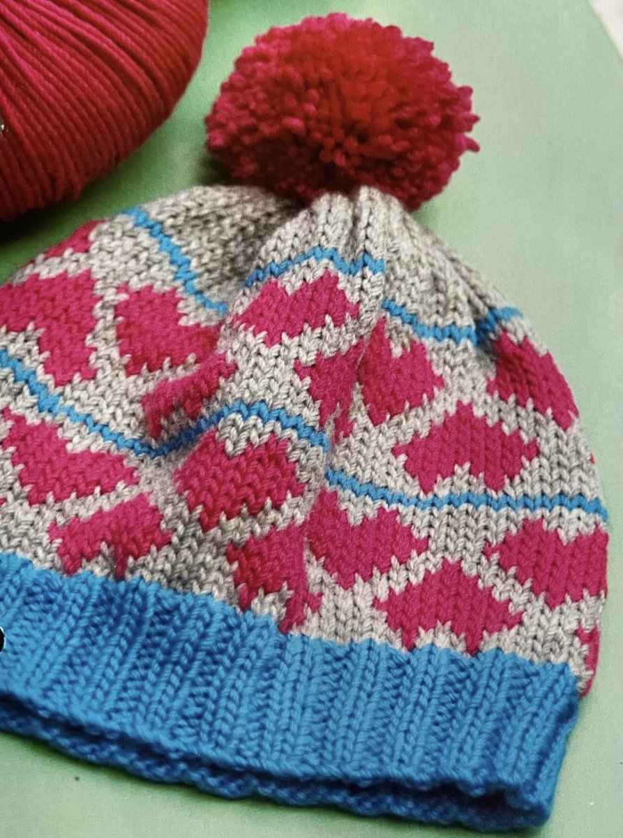 DDCrochetDesign's tweet photo. Knitted Fair Isle Heart Bobble Hat Pattern β€οΈ #knittedhat #earlybiz #fairislehat #fairisleknit #MHHSBD #craftbizparty #giftideas #autumn #bobblehat #loveheartsknit #pompomhat #knitting https://t.co/gv6XTJ7qYL https://t.co/tDlaiUwiDI