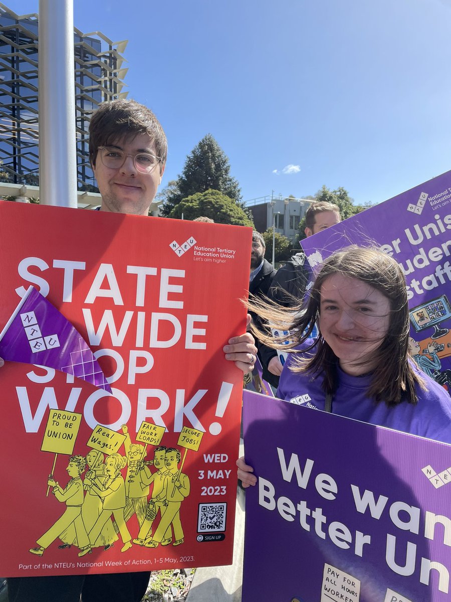 DamienCahill8's tweet photo. Some of the awesome @NTEUnion members taking industrial action today at Monash Uni for #betterworkplaces and a #betteruni #MonashStrike https://t.co/ph8Ov0dhgO