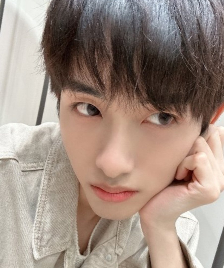 soonyunqi's tweet photo. HELP!!! https://t.co/w2wQVXVPeM
