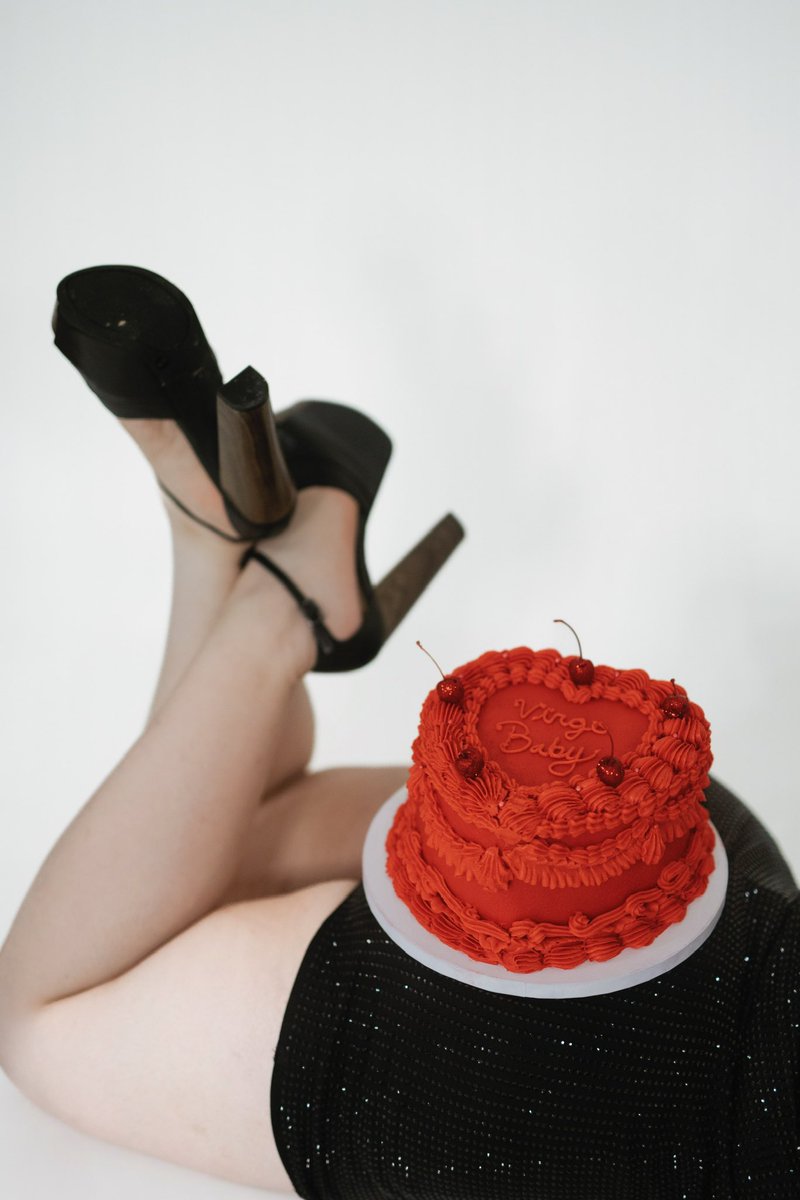 Kari2classy's tweet photo. Cheers 🥂 to 28 🎉🥳🥳🥳 https://t.co/ebhkyztOEB