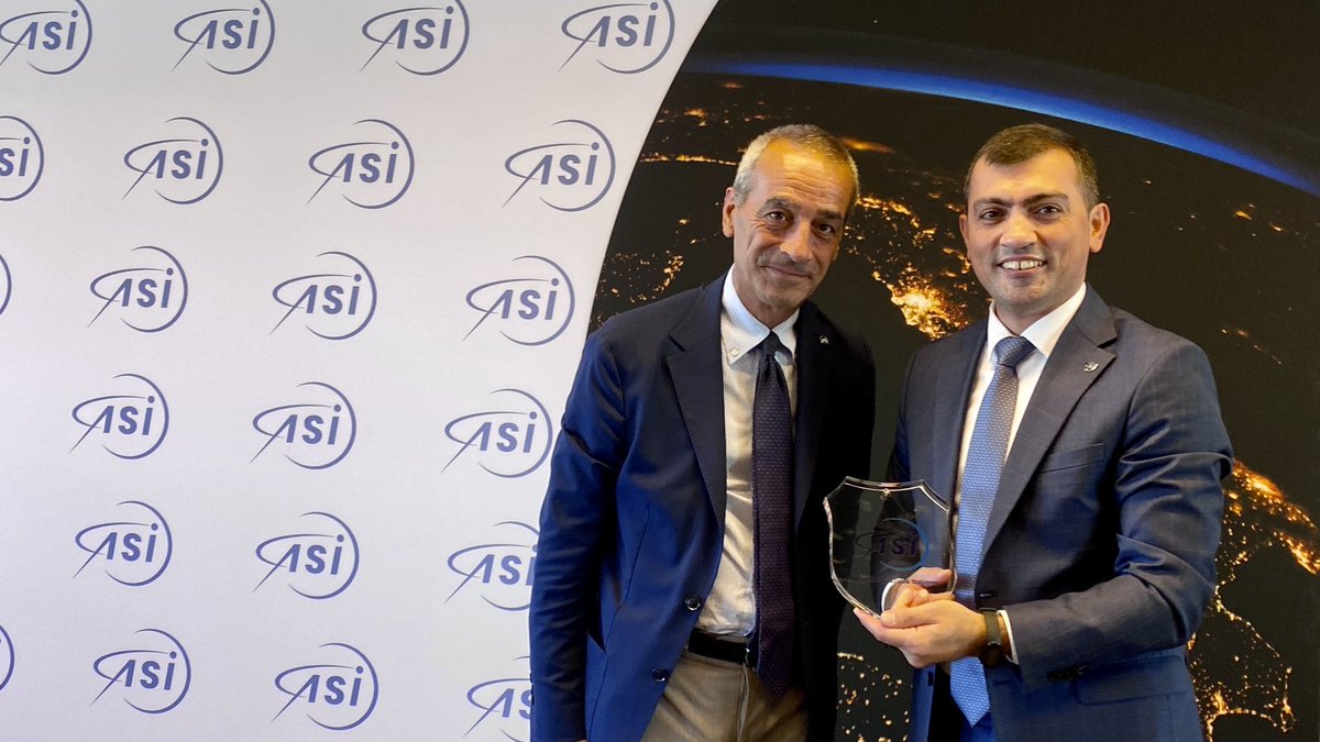 Agenzia Spaziale ITA (@asi_spazio) on Twitter photo 🇮🇹🇦🇿Il presidente ASI Teodoro Valente ha incontrato il vice presidente di <a href="/Azercosmos1/">Azercosmos</a> <a href="/DBadirkhan/">Dunay Badirkhanov</a> in visita in Italia per partecipare al XXVII Congresso di <a href="/aidaaitaly/">AIDAA</a>
Le due agenzie hanno supportato le rispettive candidature per <a href="/Iac2023/">IAC 2023</a> e <a href="/IAC2024/">IAC 2024</a>
tinyurl.com/26hhf3dt 🇮🇹🇦🇿Il presidente ASI Teodoro Valente ha incontrato il vice presidente di <a href="/Azercosmos1/">Azercosmos</a> <a href="/DBadirkhan/">Dunay Badirkhanov</a> in visita in Italia per partecipare al XXVII Congresso di <a href="/aidaaitaly/">AIDAA</a>
Le due agenzie hanno supportato le rispettive candidature per <a href="/Iac2023/">IAC 2023</a> e <a href="/IAC2024/">IAC 2024</a>
tinyurl.com/26hhf3dt