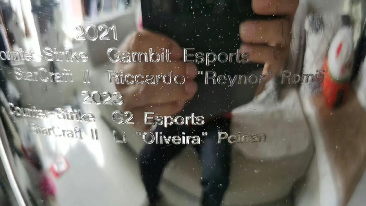 LI "Oliveira "Peinan
终于到啦！
这么低调，合理怀疑是李爹拍的