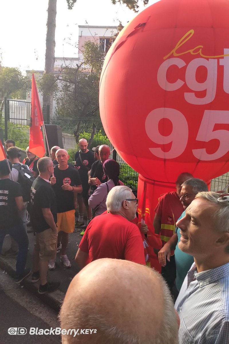 cendrine_berger's tweet photo. #Resistance #StopCriminalisation Rassemblement de soutien SG Sébastien Meneslier CGT Montmorency https://t.co/bZb2hTBg2k