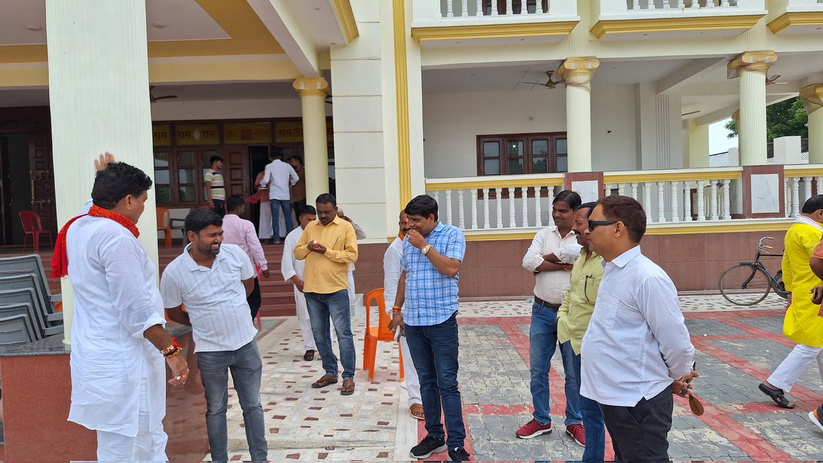AjaySinghMLA's tweet photo. जनसमस्याओं का समाधान जारी हैं,
हर्रैया को सर्वश्रेष्ठ बनाने की तैयारी हैं।
आज जनसुनवाई के दौरान सम्मानित जनता की समस्याओं को सुनकर सम्बंधित अधिकारियों को निस्तारण हेतु निर्देशित किया ।#_हर्रैया_जनता_दर्शन
#9yearsOfModi
#9yearsofsewa
#9YearsOfModiGoverment https://t.co/XcLAlYF58S