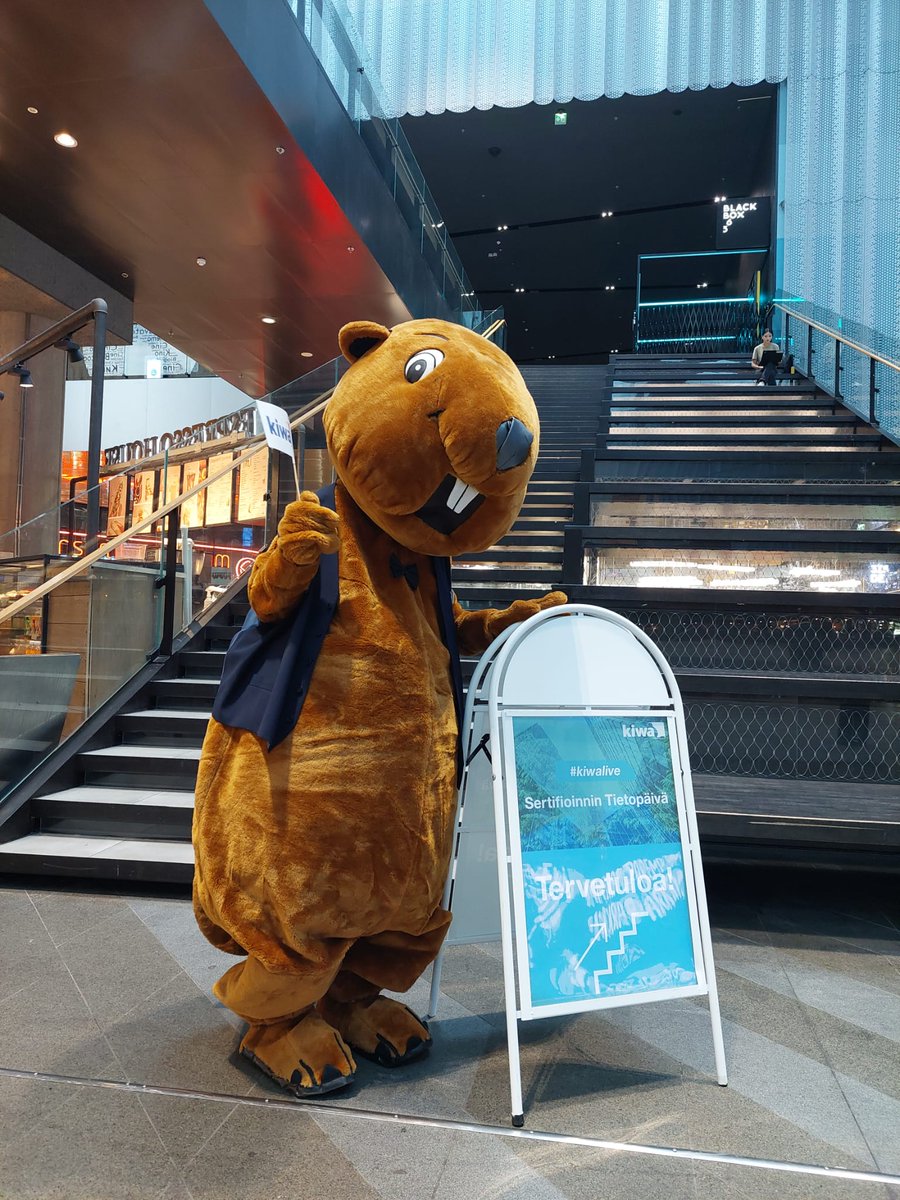 Sertifioinnin #tietopäivä #kiwalive starttasi juuri Triplan Blackboxissa. Luvassa ajankohtaista asiaa mm. kiertotaloudesta, vihreästä siirtymästä, tekoälystä ja työssä jaksamisesta.
#kiwa