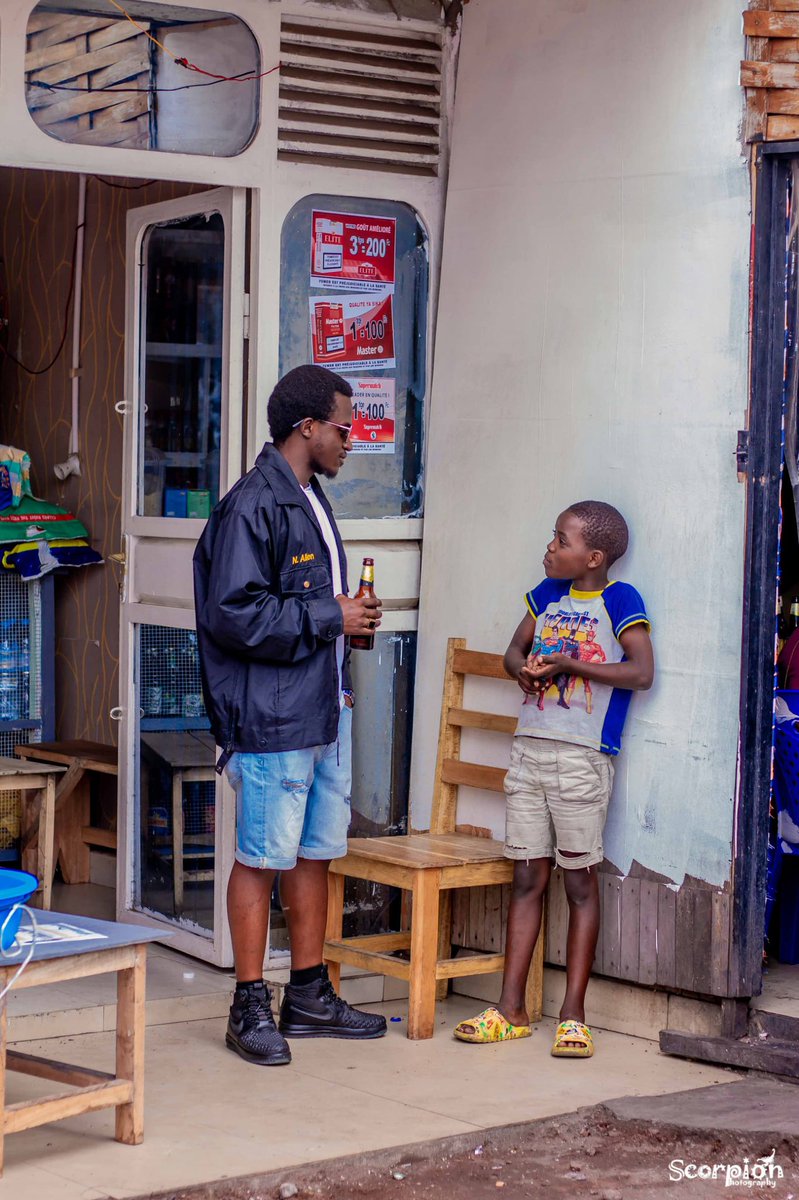 DavidSyagho1's tweet photo. J’ai croisé ce Gosse le 03 Septembre 2023 dans SUNDAY BARBECUE chez MAMAN MIDI (restaurant Lisangi à Goma/RDC) où j’ai offert l’un de mes services .

Je suis fan des enfants 🥰
Le gamin🗣️: je veux devenir comme vous 
Le style, la simplicité, la propreté, …nous caractérisent https://t.co/eKjH3Y9kiB