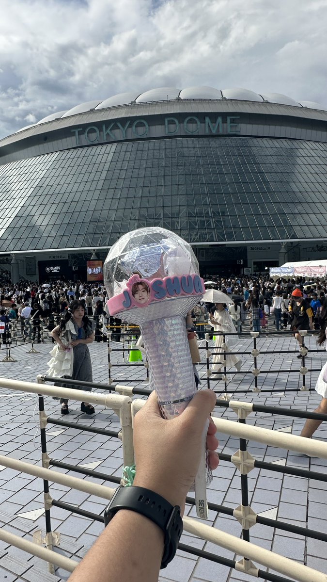 shua_enthusiast's tweet photo. First Seventeen concert in Japan, Tokyo Dome! 💎 https://t.co/f2Zl4jDo7o
