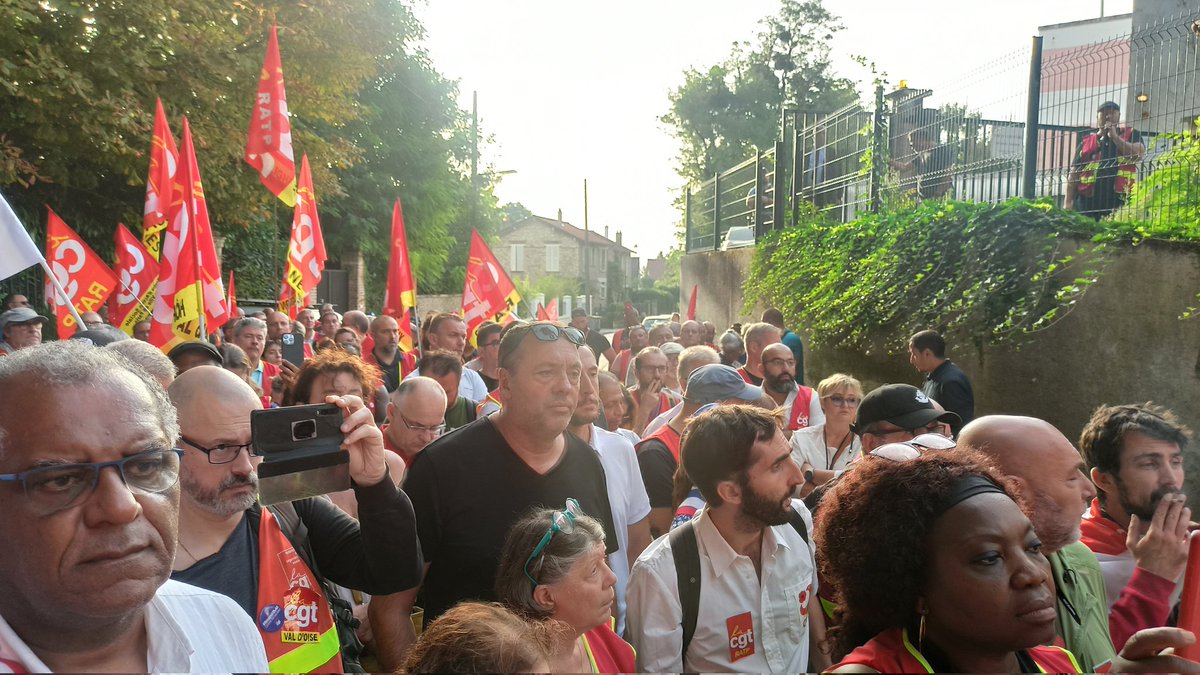 🚨Today, we are in Paris to support <a href="/FNMECGT/">FNME-CGT</a> leader @Seb_Menesplier in front of gendermarie office.

Trade unionism is not a crime! We keep fighting for our rights in #France🇫🇷 and in #Europe🇪🇺.

#Solidarity ✊🏼