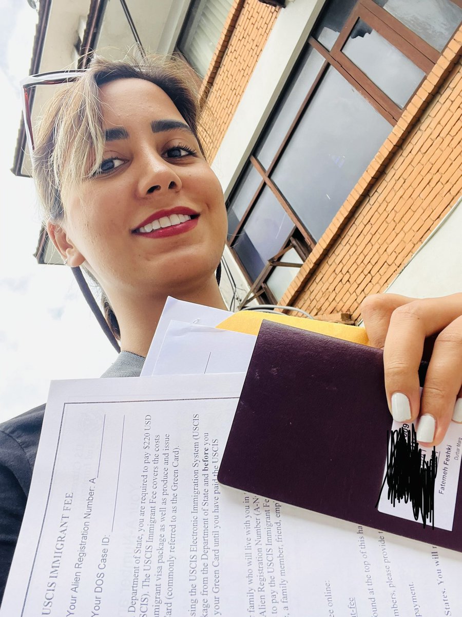 _Fafa_feshi's tweet image. ریا نباشه این کاربر هم در نهایت ویزاشو گرفت و راهی آمریکا شد :)
دیگه اگه این توییتمم لایک نکنید، مرحله بعد مجبورم لخت شم که لایک بگیرم :))))