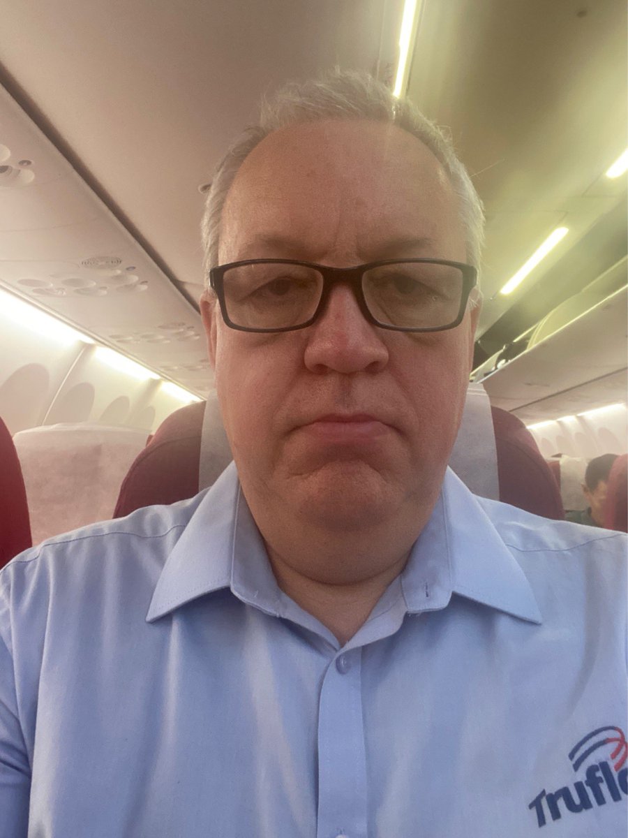 andyhadley's tweet photo. @JeremyClarkson My first ever business trip to China. Been here 3 days and the first Chinese national to attempt to start a conversation with me and wreaked of alcohol simply said “Aaaah….. You Jeremy Clarkson?” Twins perhaps? https://t.co/AIjVtlrHT7