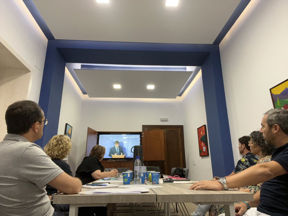 ramonbacardit's tweet photo. La intervenció del President  @KRLS va ser la pausa matinal de la jornada de treball del GM de @JuntsManresa Inici de curs. Inici de nova etapa a #Manresa Convençuts que els reptes que té la ciutat només els superarem amb lideratges generosos. https://t.co/rciMEUferT