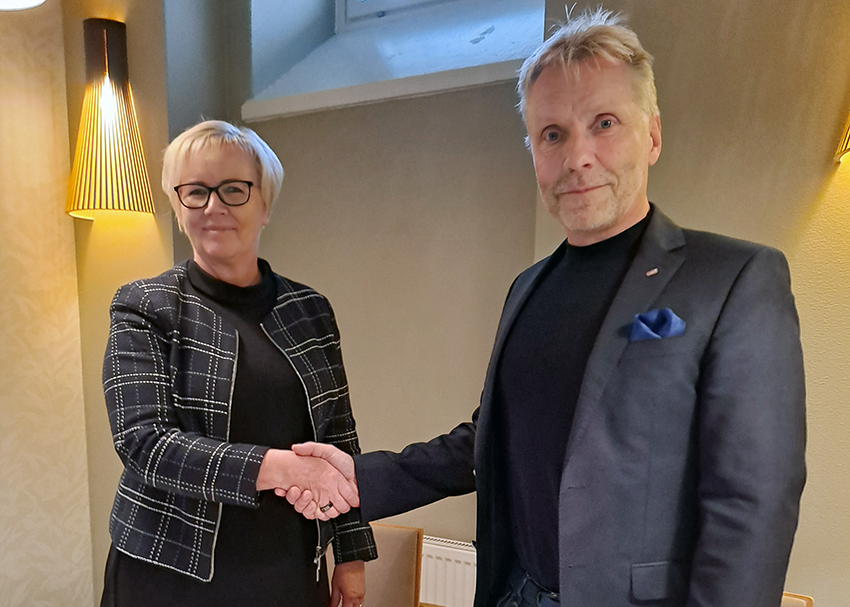 Tampereen seudun ammattiopisto <a href="/treduofficial/">Tampereen seudun ammattiopisto Tredu</a>  ja Ammattiopisto Luovi ovat solmineet yhteistyösopimuksen #ammatillinenkoulutus ja osaamisen viennin edistämiseksi. Tredun johtaja Kirsi Viskari ja Luovin toimitusjohtaja Hannu Koivula allekirjoittivat sopimuksen tiistaina 5.9.2023.