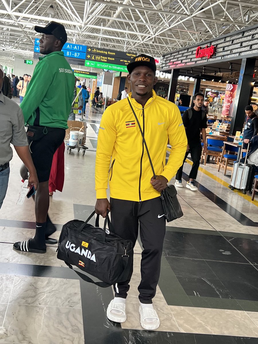 BwogiMusa's tweet photo. 🇺🇬 to the world ye mission #SMB #TMOLYBWOGI⚡️ #Boxingforcharity #Boxingmadeinuganda #Sportsfordevelopment https://t.co/g5TOt9v09z
