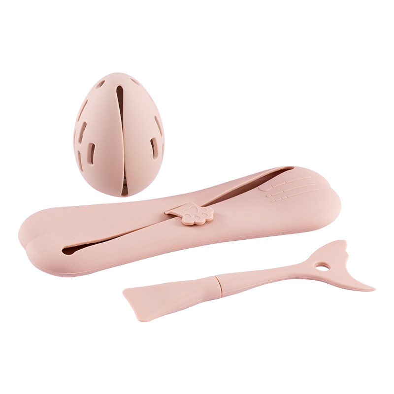 uniquecolors_'s tweet image. Did you know that dirty makeup sponges or brushes are harmful to your skin? Our Silicone box and brush bag will give extra protection, not only for your beauty tool but also for your face and skin. #beautyspongeholder #silicone #siliconecase #siliconebrushbag