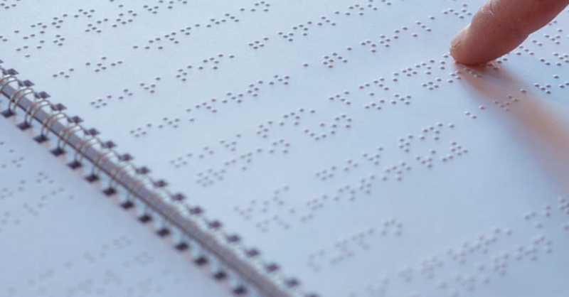ONCE_oficial's tweet photo. ¿Cómo es comer en un restaurante para un ciego?
Escasas cartas en #braille, nuevas aplicaciones con #IA, falta de detalladas descripciones de los platos ... @jonatanarmengol, @BatallaMarti y @MontseUran hablan de sus experiencias en @el_pais
#ComerACiegas