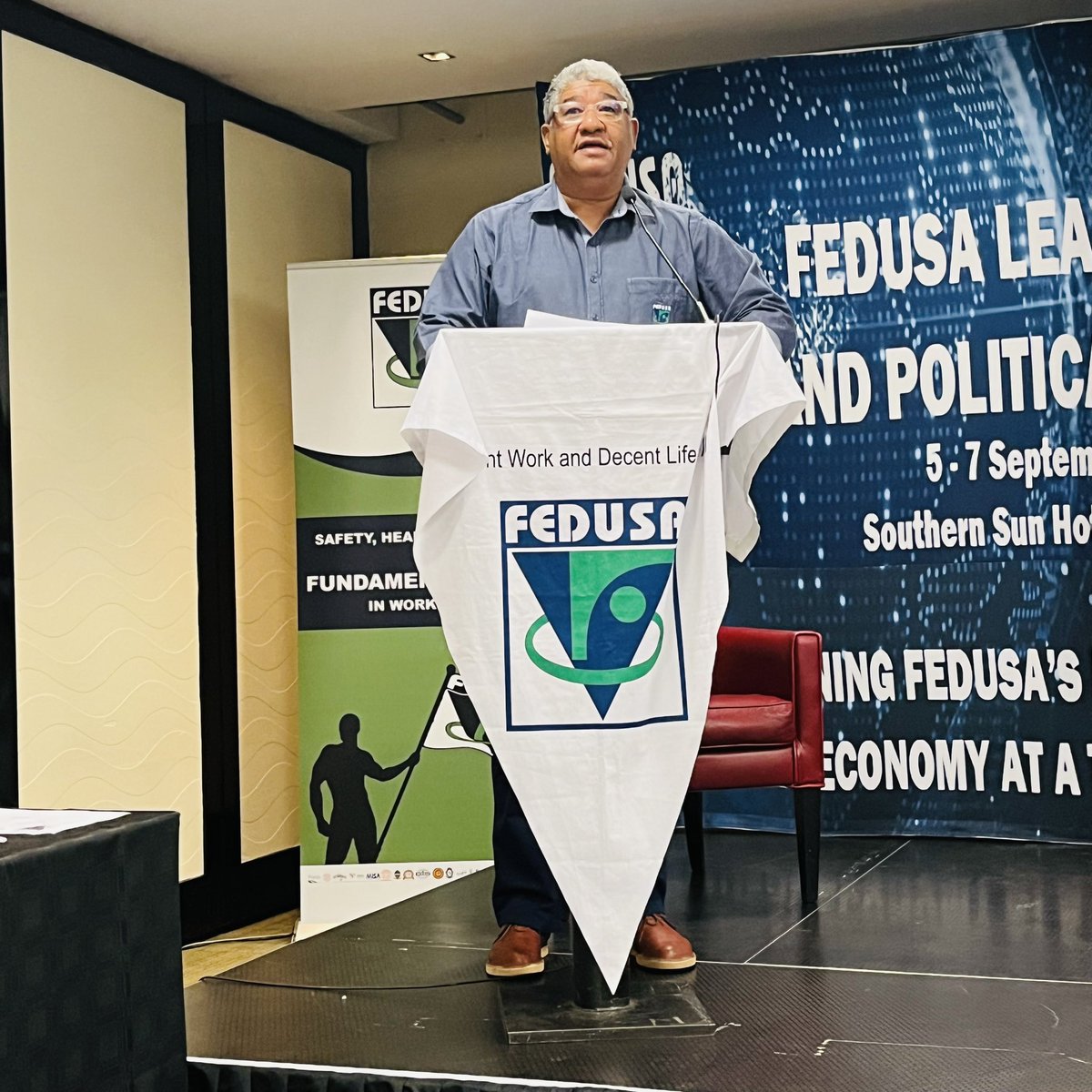 FEDUSAMedia's tweet photo. FEDUSA Deputy General Secretary Ashley Benjamin welcoming delegates on the second day of the inaugural #FEDUSA Political School.

#PoliticalSchool #FEDUSAcares https://t.co/CxlaMfgaxl