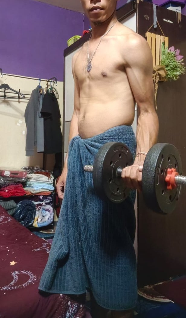 Zulasrol's tweet photo. Workout sikit.. https://t.co/yVntfgWgI9