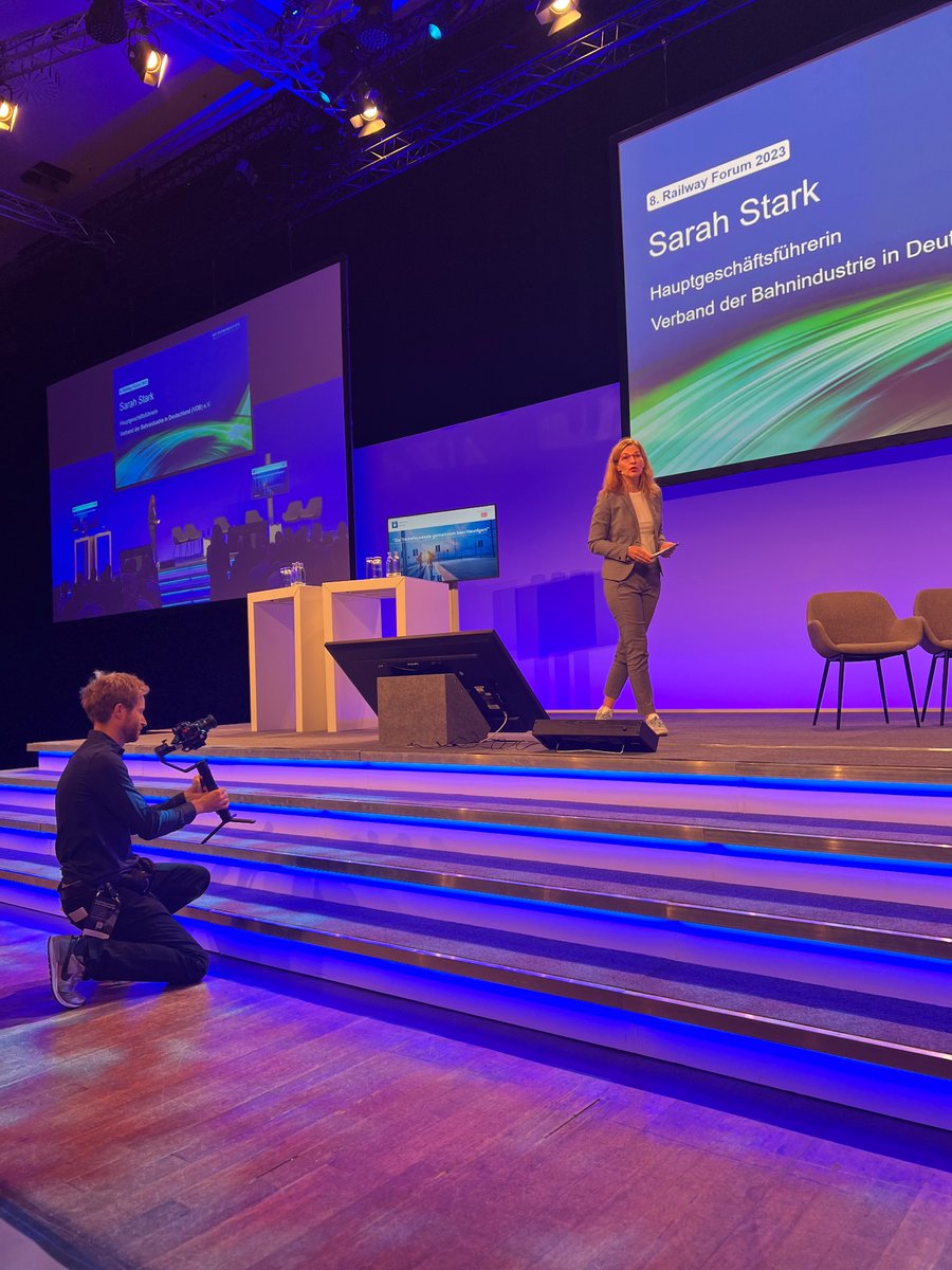 LAT Gruppe (@lat_berlin) on Twitter photo Sarah Stark <a href="/Bahnindustrie_D/">DIE BAHNINDUSTRIE</a>
wirbt auf dem #RailwayForum für Mut und Strategie - Die #beschleunigungskomission hat konkrete Bausteine ausgearbeitet. Für die #Verkehrswende brauchen wir aber auch eine zuverlässige Finanzierung. @bmdv <a href="/MichaelTheurer/">Michael Theurer</a> <a href="/DB_Bahn/">Deutsche Bahn Personenverkehr</a> <a href="/IPM_Network/">IPM Institute</a> Sarah Stark <a href="/Bahnindustrie_D/">DIE BAHNINDUSTRIE</a>
wirbt auf dem #RailwayForum für Mut und Strategie - Die #beschleunigungskomission hat konkrete Bausteine ausgearbeitet. Für die #Verkehrswende brauchen wir aber auch eine zuverlässige Finanzierung. @bmdv <a href="/MichaelTheurer/">Michael Theurer</a> <a href="/DB_Bahn/">Deutsche Bahn Personenverkehr</a> <a href="/IPM_Network/">IPM Institute</a>