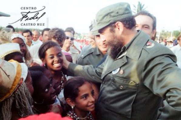 💢«Proteger a los principales dirigentes poniendo el pecho a las balas es un mérito, pero haber proteger a Fidel fue y seguirá siendo un lujo ✊»

#62Aniversario #FidelPorSiempre