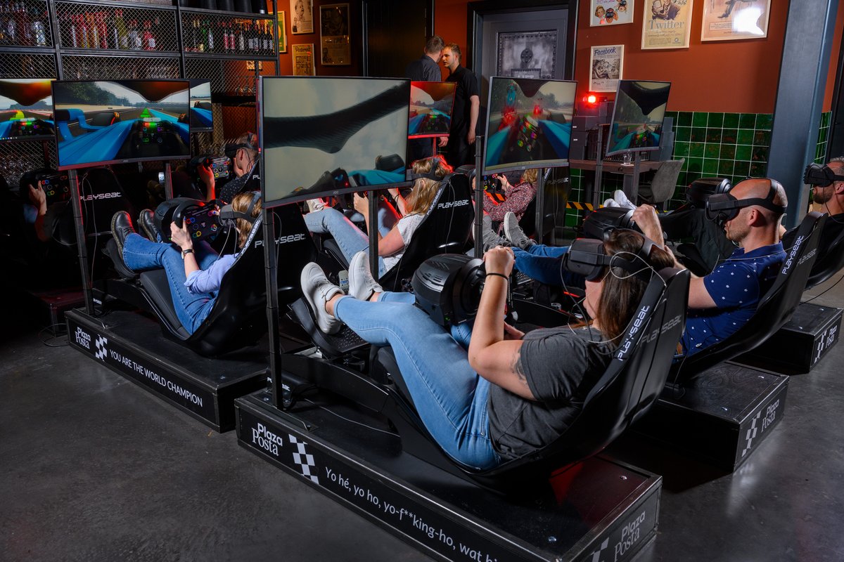 🗣️ 'Yo hé, yo ho, yo-f**king-ho, wat bizar' 

Gaat dit commentaar over jouw racekunsten? 

Deze maand is dé Formule-ervaring GEOPEND!🏎️ 

Wie van je vrienden zou jij uitdagen voor zo'n potje racen?😏 

postwagen.nl/de-formule-1-e… 

#F1