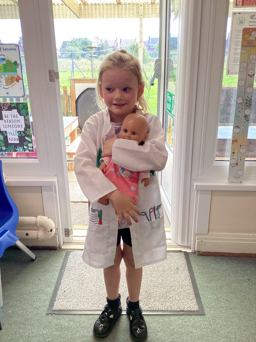 TISycamoreClass's tweet photo. We have had a fabulous start to the new school year! Yesterday we launched our Primary Futures Topic with a visit from a surgeon, a scientist and a nurse, and today we are dressed up as our dream job! @TownvilleIS @MrsBurden10 https://t.co/HTRGJR20Qq
