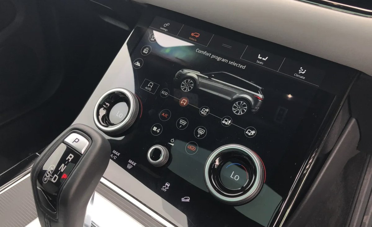 The Range Rover Evoque First Edition. #WilliamsWednesday

Having covered only 21,395 miles, this Evoque still looks and feels brand new. Fitted in the exclusive First Edition trim, you can enjoy all the latest technologies. Available for £38,490: ow.ly/vFH750PHKhJ