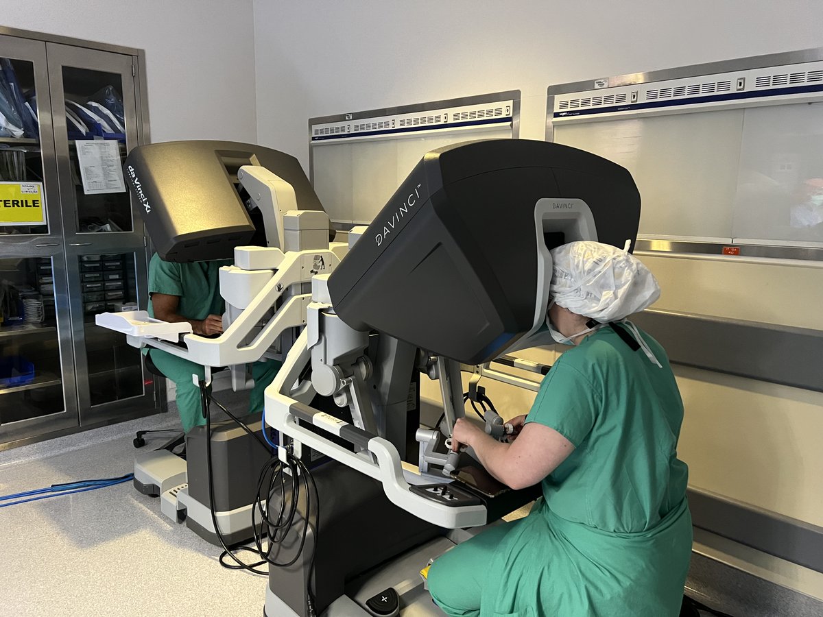 LRHGME's tweet photo. For the first time in GS program history, Drs. Boucher and Coulter complete a dual robotic console surgery together! This allows residents the ability to build their skills while the attending can safely intervene and take over at any moment. #LRH #GME #GSResidency https://t.co/V0L6Inedu5
