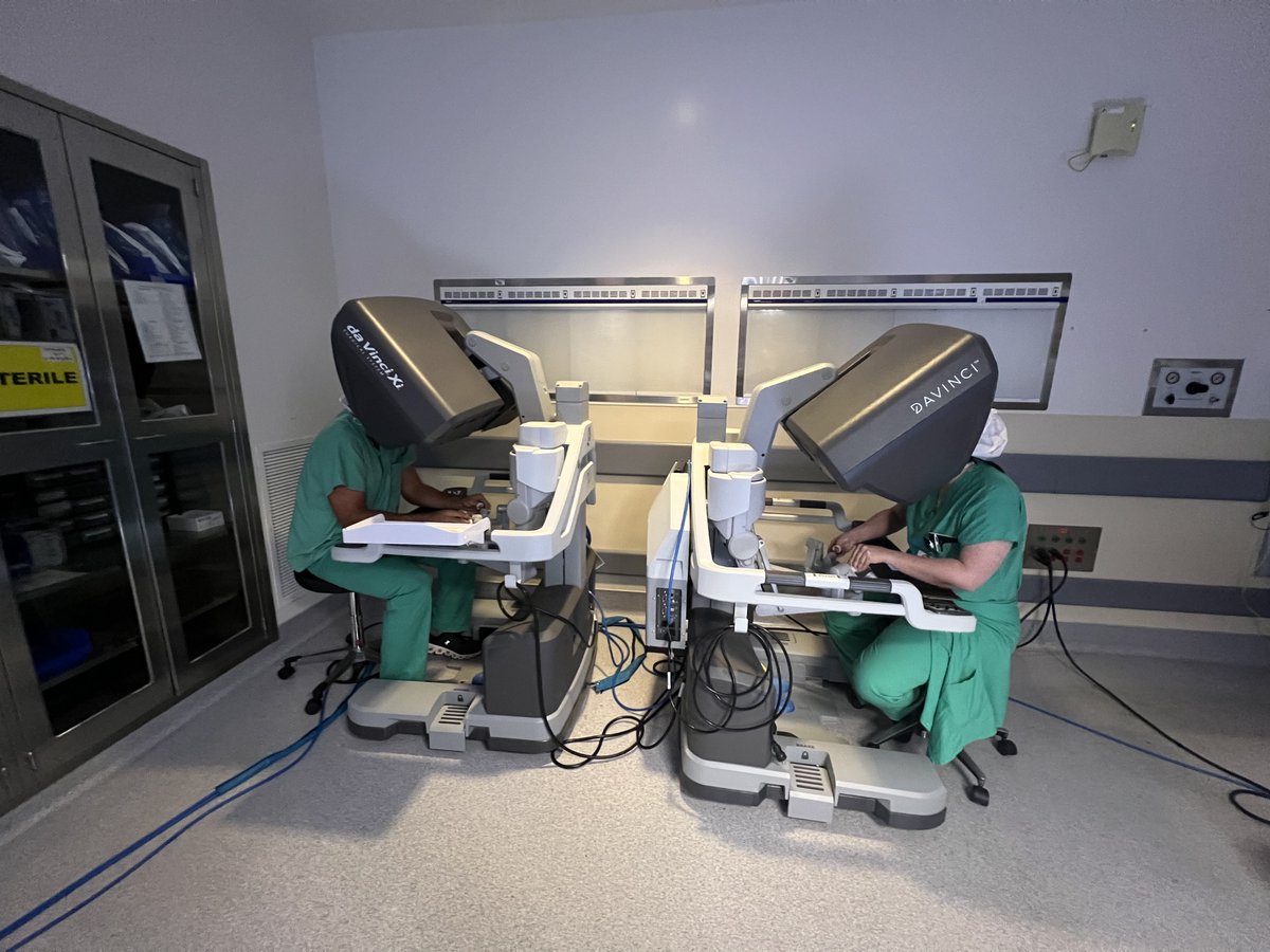 LRHGME's tweet photo. For the first time in GS program history, Drs. Boucher and Coulter complete a dual robotic console surgery together! This allows residents the ability to build their skills while the attending can safely intervene and take over at any moment. #LRH #GME #GSResidency https://t.co/V0L6Inedu5