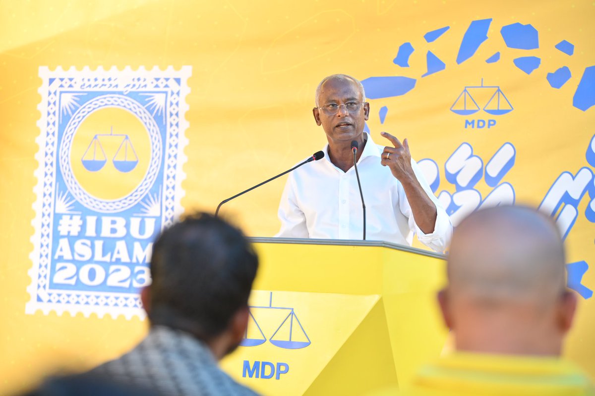 MDPSecretariat's tweet photo. ވޭތުވެދިޔަ 40 އަހަރުގަައި އދ.ދިއްދޫ އަށް ވަޑައިގަތް ހަމައެކަނި ރައީސް!
#IbuOk 
#VoteMDP https://t.co/sisu57ivKy