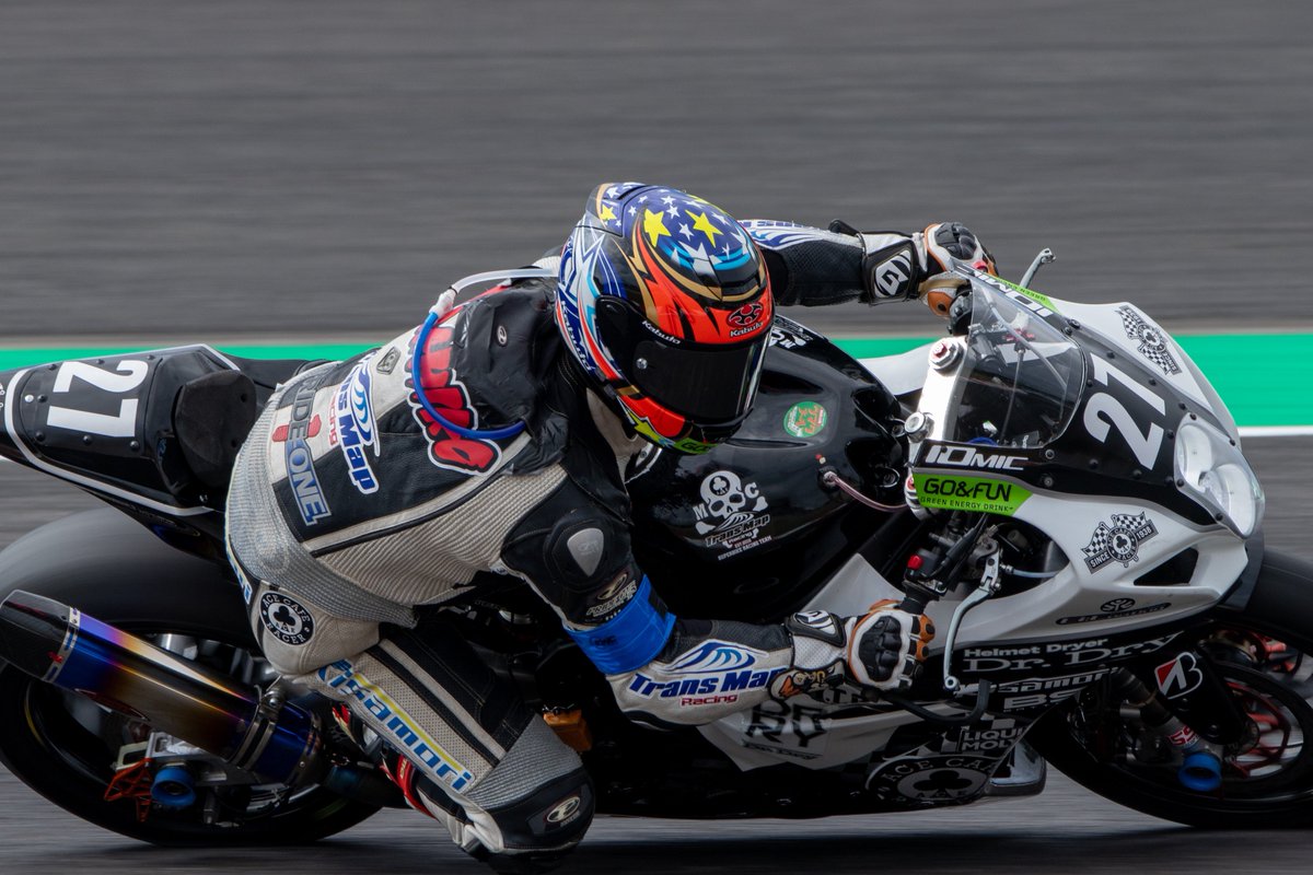 sn_k26's tweet photo. #drdry8耐、運良く当選しました！

Dr.Dry、欲しいと思ってたから凄い嬉しいし、これで通勤後もサーキット走行後も���適(ﾟ∀ﾟ)

Dr.Dry Racing TMR with ACE CAFEの皆さん、ありがとうござました！
これからも変わらずTMRおじさんします！
岡国参戦厳しそうなんで、最終戦出て！(　ﾟдﾟ)

#drdry8耐 https://t.co/oXHpOIkqp7