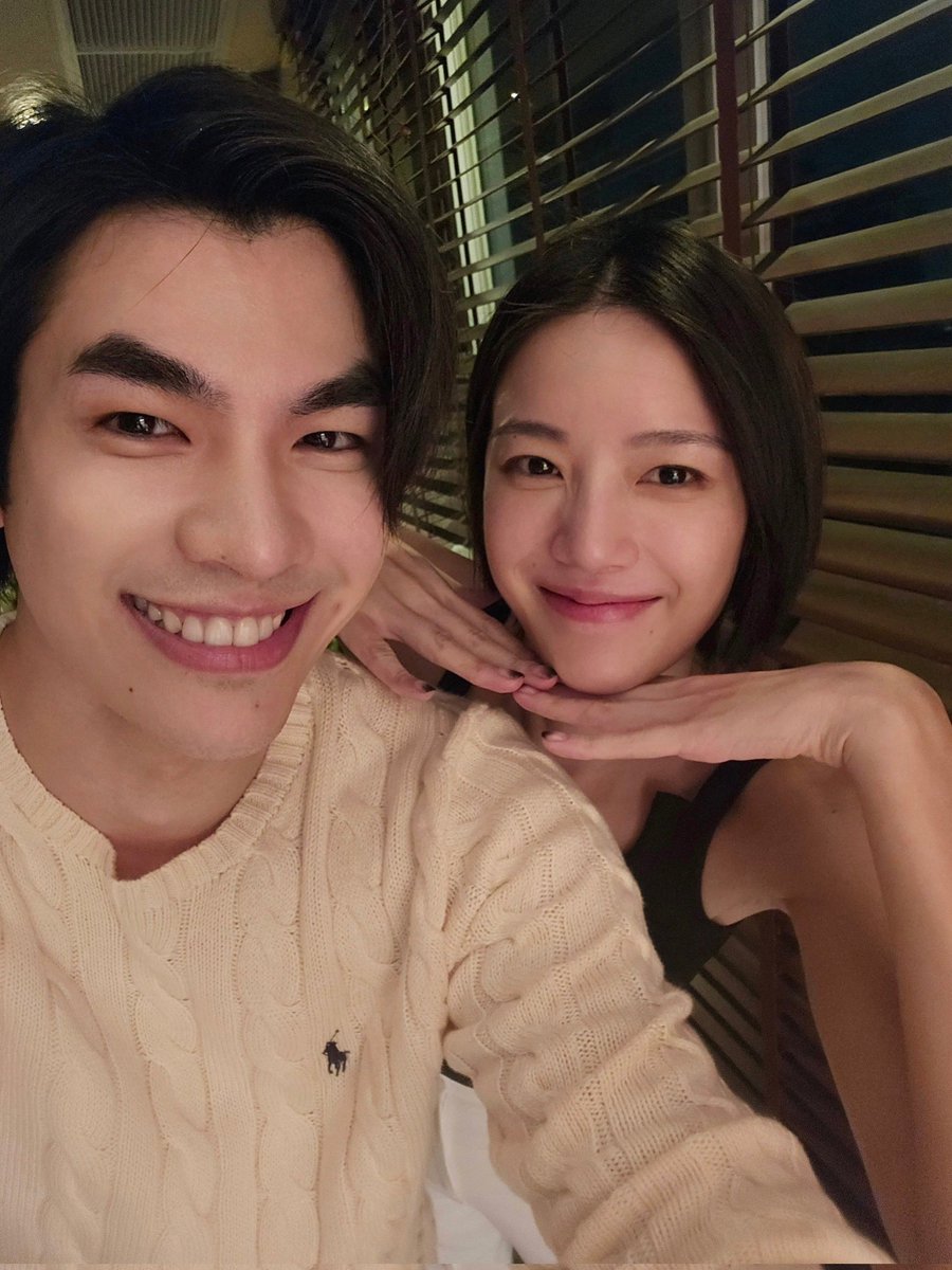 He is so sweet😭😭😭

MILE X KLEAR MV

<a href="/milephakphum/">mile phakphum</a> 
#มายภาคภูมิxเหลือแค่ลืม
#เหลือแค่ลืม #KlearxMilePhakphum