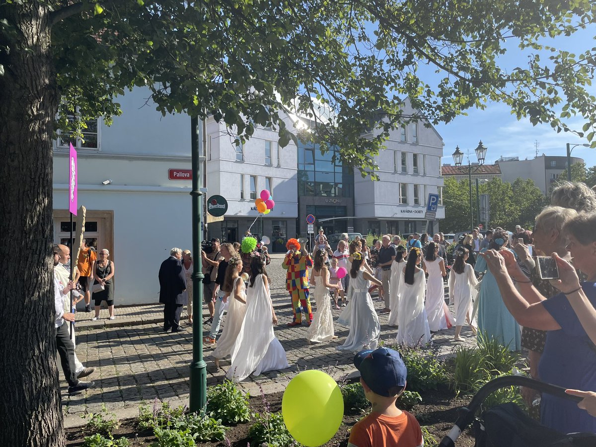 DjktPlzen's tweet photo. Včerejší plzeňský Průvod Vendelín se vydařil k velké spokojenosti a všichni jsme si to parádně užívali 😎😀🤪🤡😃😅🎭 #pruvodvendelin #plzen #cesko #djkt #divadlo #theatre #x @retroturistika https://t.co/U3tiZ2DvYP