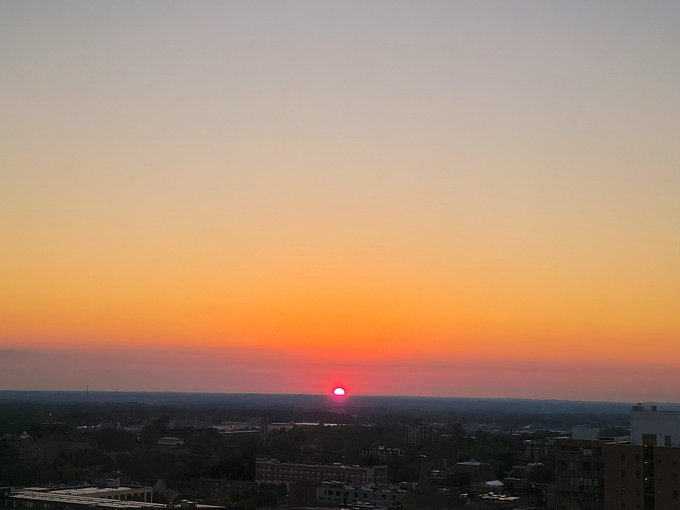BarryVee's tweet photo. "For I the Lord thy #God will hold thy right hand, saying unto thee, Fear not; I will help thee." #Isaiah4413 @RareCat @joey_frascati @mhennessy5 @renalabue @ModiLaw @wxbywilliams @herritt_sandra @stenec @kathjf50 @danborrello https://t.co/XF2GmzF42i
