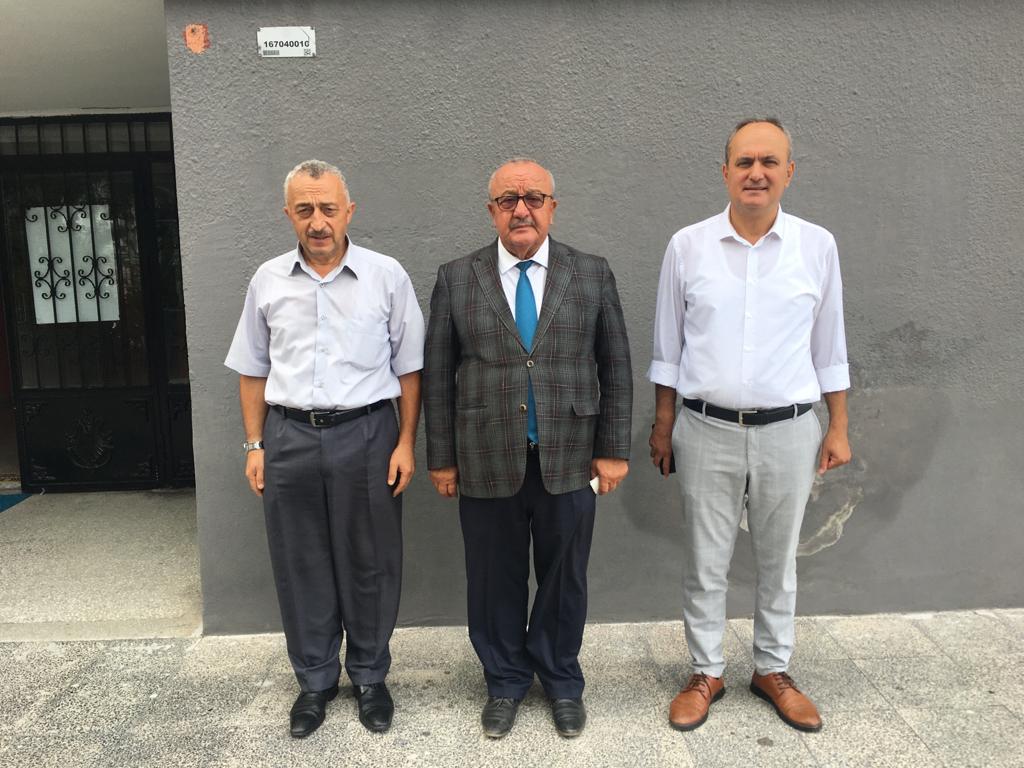 İlçe Millî Eğitim Müdürümüz Mansur GÖK ve Şube Müdürümüz Bahattin GİRGİN, Zonguldak'ta yeni okulunda görevine başlayan Müdürümüz Muhammed UYSAL'a hayırlı olsun ziyaretinde bulundular. <a href="/tcmeb/">Millî Eğitim Bakanlığı</a> <a href="/ZonguldakMEM/">Zonguldak İl Millî Eğitim Müdürlüğü</a> <a href="/mansur_gok/">Mansur Gök</a> <a href="/GirginBa/">Bahattin Girgin</a> <a href="/FindikliliUysal/">Muhammet Uysal</a>
