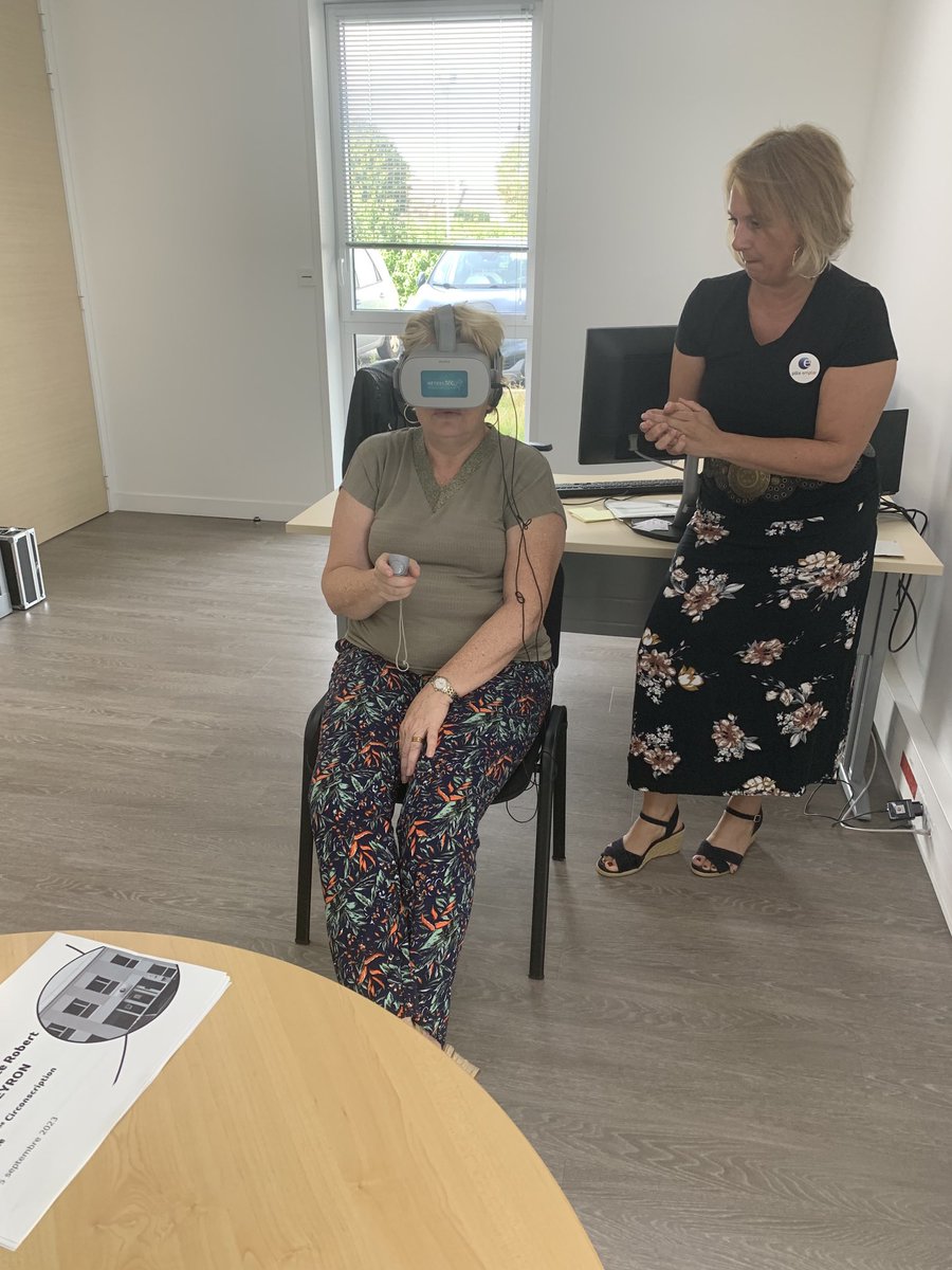 Madame PEYRON, députée de la 9eme circonscription de Seine et Marne, en visite au Pôle-emploi de Brie-Comte-Robert, l’occasion d’échanges fournis sur notre activité, les nouveautés de notre offre de service et les projets à venir. L’équipe de Brie était fière de vous accueillir.