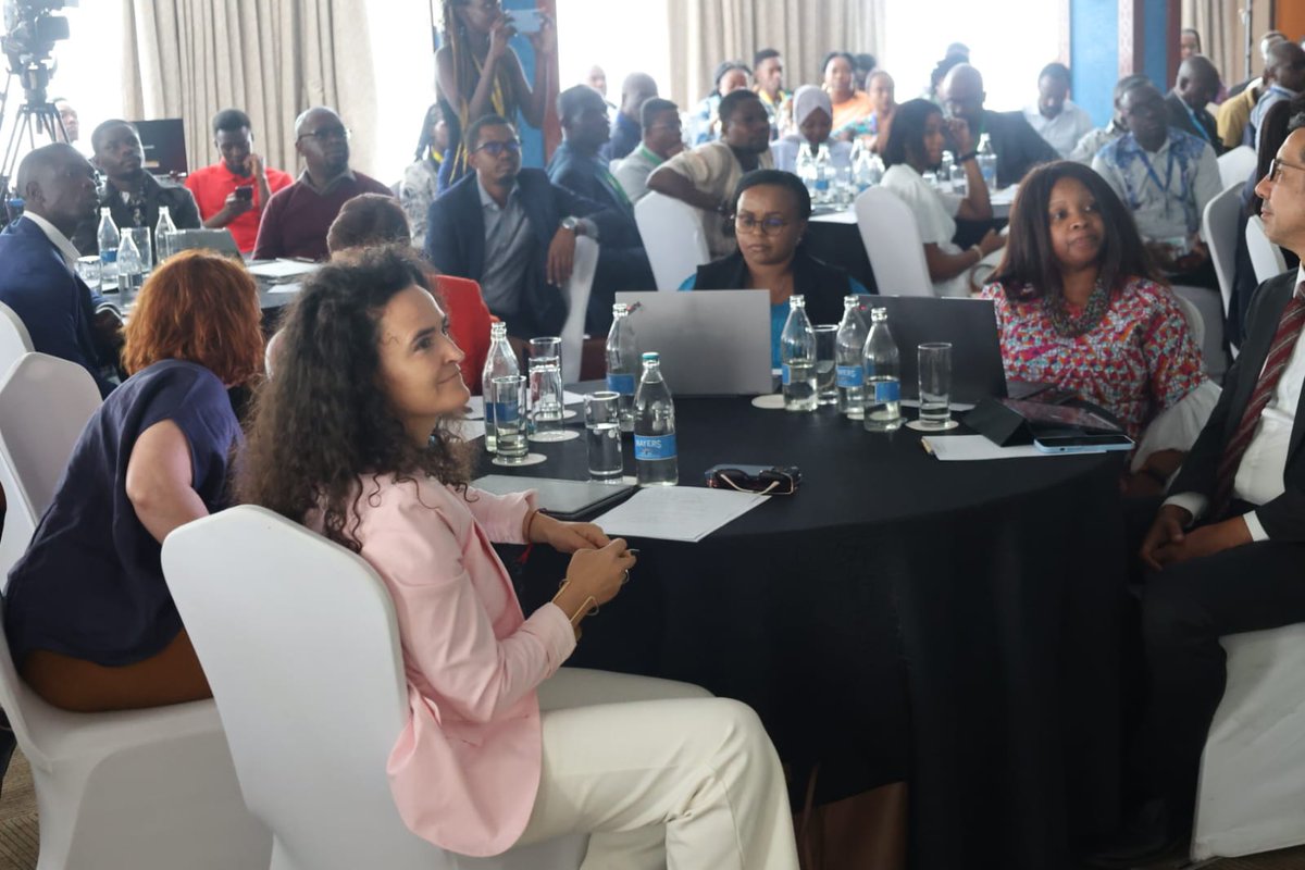 PACJA1's tweet photo. Mafalda Duarte, Executive Director of the Green Climate Fund, emphasized the need to simplify the funding process and prioritize the voices of the most vulnerable communities. #ClimateFinance #GCF #ACSweWant #Adaptation4Africa @theGCF https://t.co/bcYOxEa1gY