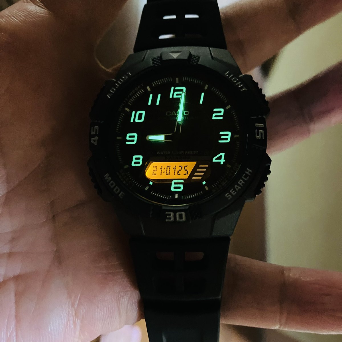 itokoi_sisyou's tweet image. CASIO Collection(ﾁｰﾌﾟｶｼｵ•ﾁﾌﾟｶｼ)
で
tough solar☀️のんが欲しぃのぅ
⌚️
とゆー訳で
AQ-S800W-1BJH
を¥4120💸
で
購入。秒針が無く二針なんが玉に瑕
以外 言ぅ事無し👍

#CASIO
#CASIOCollection