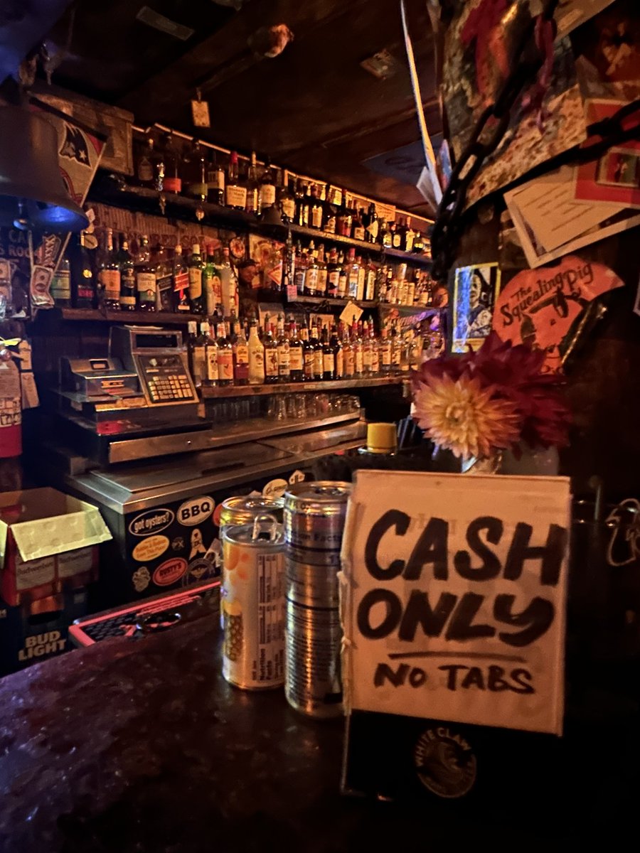 mizzscarlet's tweet photo. CASH ONLY 😇💵

#CapeCod #DiveBar https://t.co/QCgGr67oRP