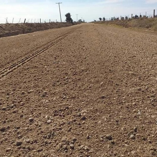 Accpcba's tweet photo. Consorcio Caminero N°226 Colonia Videla

Enarenado en un tramo del camino secundario N°391.

#consorcioscamineroscordoba
#consorcioscaminerostrabajando #caminosrurales #arena #arenado https://t.co/fkey0KA56K